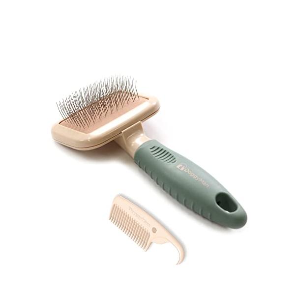 サイズ：1.ミニスタイル：1.角型抜け毛やムダ毛を根元からしっかりかき取るスリッカーブラシ。ふわっと仕上げるのに便利。細目のステンレスピンが毛の根元をかき分けて、抜け毛を除去。お掃除クシ付きクッション入りラバーを採用。ピンの肌へのあたりをや...