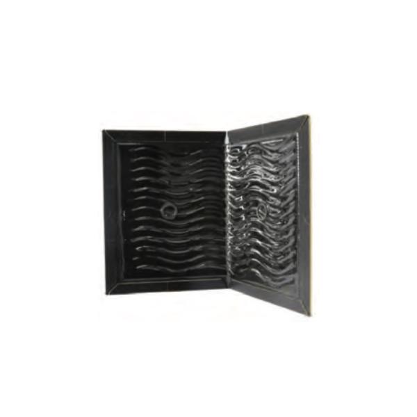 巣箱を狙う オオスズメバチ対策 に使用できる、強粘着タイプの 粘着シート です。養蜂場での設置を想定した設計で、捕獲効率を高めるための粘着力と、屋外での使用に耐える耐水性を備えています。雨や朝露がかかる環境でも粘着力が落ちにくく、長期間使用...