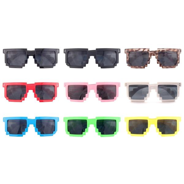 ・おもしろパーティーグッズ。インベーダー モザイク ブロック ドット 伊達メガネ サングラス。・ソフトケース付・サイズ＿縦5cm 横幅14.5cm テンプル14cm （多少の誤差はご了承ください）・カラー＿画像１段目左から・ブラック、マット...