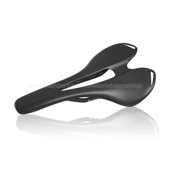 尿道圧迫を軽減！！超軽量105g フルカーボン 穴空き サドル 艶消し