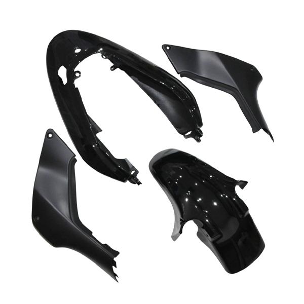 ホンダ ホーネット250 MC31 カウル4点セット 純正タイプ社外品 ブラックの出品となります。【適合車種】ホーネット250 HORNET250 MC31外装4点セット【セット内容】フロントフェンダーサイドカバー左右テールカウル【カラー】...