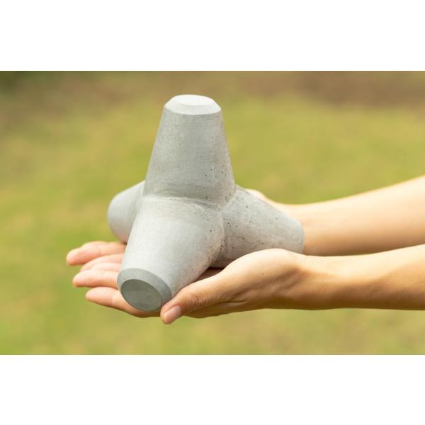 新島ガラス テトラポッド 高さ約11cm 新島ガラス テトラポッド 高さ約11cm 新島ガラス テトラポッド 高さ約