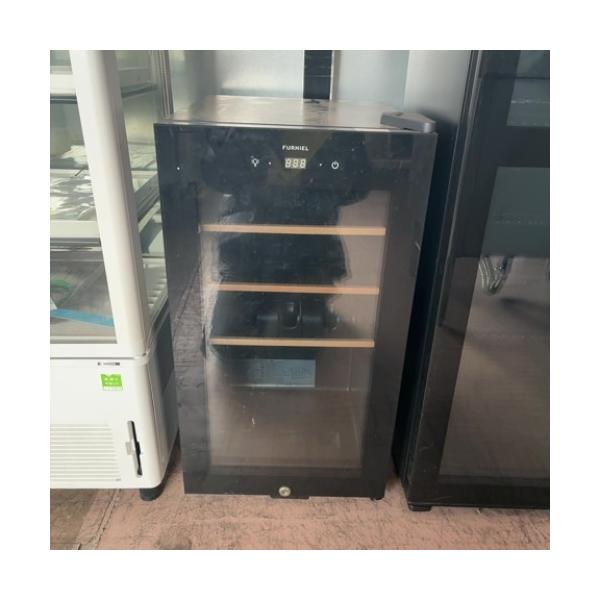 商品名：ワインセラー 寸法：W380×D476×H704 メーカー：さくら製作所 型式：SAG-50G 年式：2021年製 電源：単相100V 50/60Hz共用 コンセントプラグ：あり 内容積：52L ガス種： 保証期間：納品日より3ヶ月...