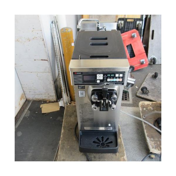 商品名：ソフトクリームフリーザー 寸法：W298×D739×H949 メーカー：日世 型式：CI-9624AE 年式：2021年製 電源：三相200V 50/60Hz共用 コンセントプラグ：あり 消費電力：1800/2100W ガス種：- ...