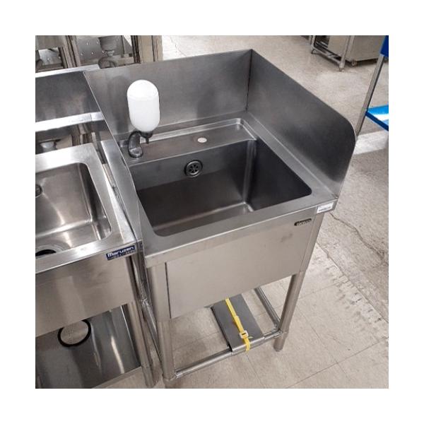 商品名：一槽シンク 寸法：W500×D500×H800 付属品：写真の通り 説明書：写真の通り 保証期間：なし ランク：C 特記事項：板バックガード・サイドガードH200  販売店：テンポス宇都宮店（栃木県市塩谷郡）からの配送です。