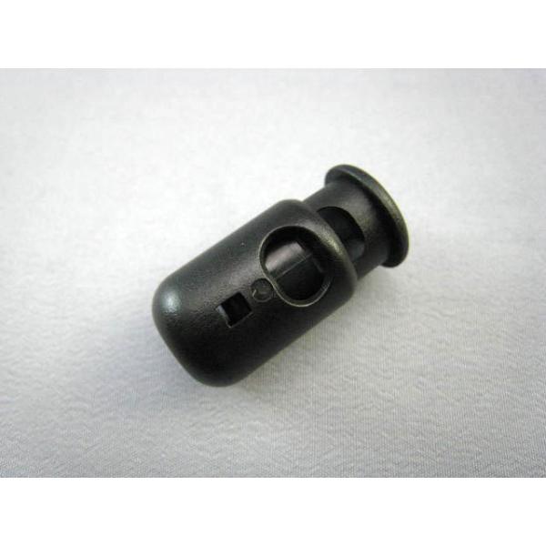 ＹＫＫ　ＬＣシリーズはスプリングも樹脂でできたオール樹脂タイプのコードストッパーです。検針機対策やサビの気になる用途にもご使用頂けます。１０セット/袋入材質：ポリアセタール カラー：＃５８０（黒）サイズ：全長：２７ｍｍ（本体：２０ｍｍ）　穴...