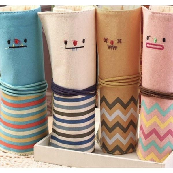 ペンケース 筆箱 顔 コンパクト かわいい 文具 女の子 学校 ペンポーチ 文房具 ボーダー 可愛い ロール ペン入れ 学生 Xp0528 点 点 屋 通販 Yahoo ショッピング