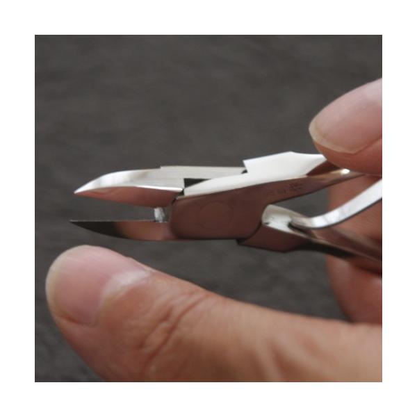 巻き爪・厚い爪・硬い爪でお悩みの方に！介護用にも。昭和36年の創業以来、ニッパー爪切りを製造し続けている、片倉製作所のニッパー型爪切りです。
