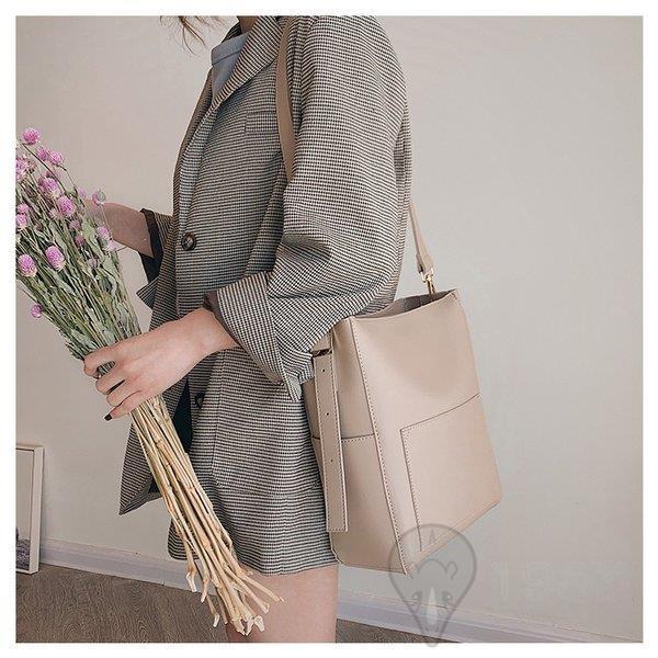 バッグ レディース斜めがけバッグ おしゃれ かわいい ショルダーバック インスタ レディースバッグ レトロ きれいめ プレゼントブランド ショルダーバッグ Ss Nsbb 0708s4 Tfk 通販 Yahoo ショッピング