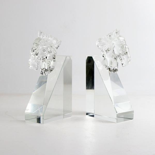 本立て ブックスタンド ブックエンド ガラス 馬 置物 ホース クリスタルガラス おしゃれ Cd Dvd Blu Ray 文庫 卓上 デスク 収納 飾り物 雑貨屋リエット 通販 Yahoo ショッピング