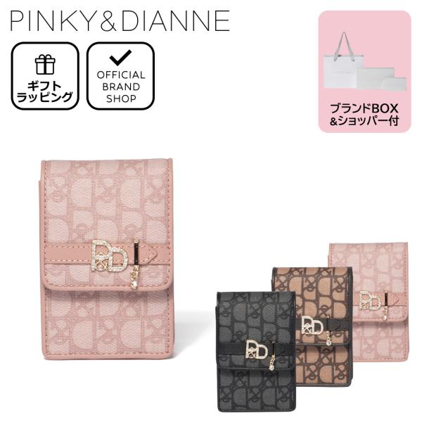 きらびやかなロゴブローチと、サルカンに揺れるクリスタルが印象的なベーシックシリーズ。オリジナルプリントをジャガード風に加工した生地にベルトで引き締めました。格しぼの革でパイピングし、高級感ある仕上がりになっています。PINKY&amp;DI...