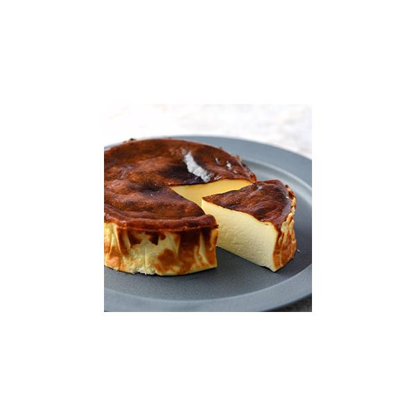 バスクチーズケーキとは、スペイン北部のバスク地方に位置する美食の街"サンセバスチャン"で長年愛され続けてきたチーズケーキです。当ブランドは100％北海道生乳の素材本来の味を楽しめる贅沢なクリームチーズをはじめ、青森県と岩手県の養鶏場から取り...