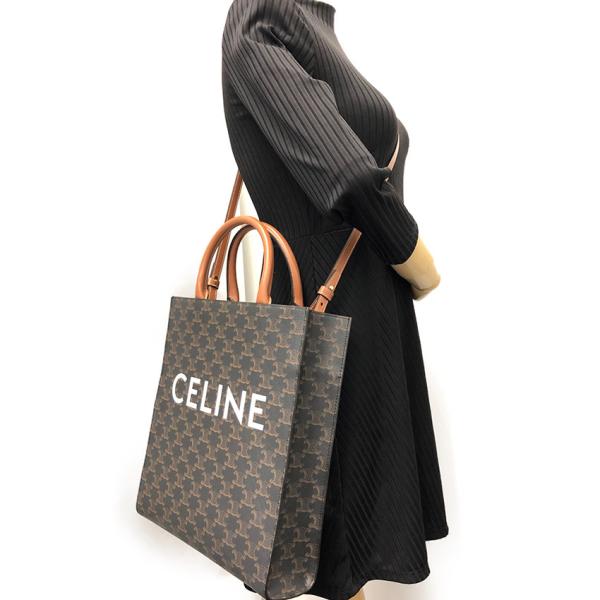 セリーヌ Celine スモール バーティカル カバ トリオンフキャンバス 191542 トートバッグ ショルダー ハンドバッグ 2way ブラウン 茶 191542 バッグ シ 中古 Buyee Buyee 提供一站式最全面最專業現地yahoo Japan拍賣代bid代拍代購服務 Bot Online