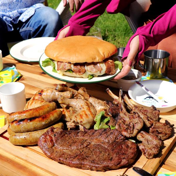 [商品名] 大家族用　BBQセット[内容量]・1ポンド肩ロースステーキ 453g・WAKANUIラムチョップ 260g(5本入）・グラスフェッドビーフ 焼肉スライス 200g・特大ハンバーガーセット（直径16cm）・骨付きチキンレッグ 80...