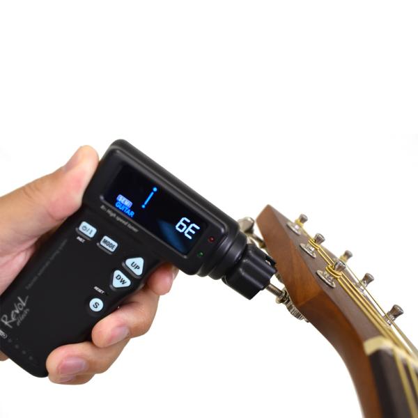 Revol High speed tuner RT1 ギターチューナーRT1はギターやウクレレのペグに装着し、弦を弾くだけで自動でチューニングを行うオートマチックチューナーです。毎分180回転の高速ギアを搭載。オート、セミオート、カスタムの...