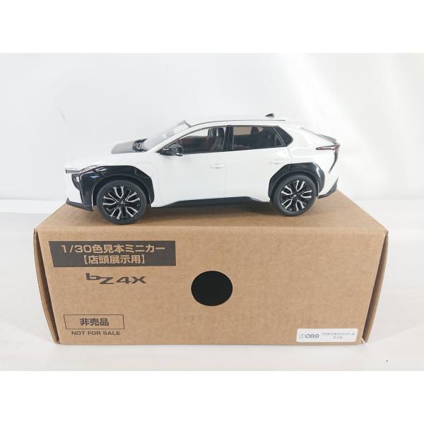 トヨタ（TOYOTA） 新型bZ4X ビーズィーフォーエックス SUV ミニカー