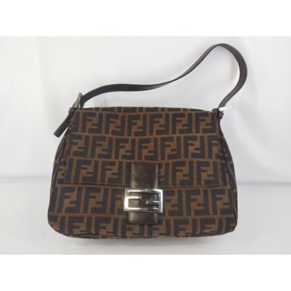 美品 FENDI マンマバケット ズッカ柄 FF金具 ワンショルダーバッグ FENDI（フェンディ） 美品 ズッカ柄 マンマバケット ワンショルダー