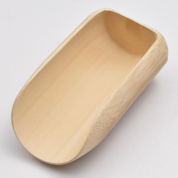 太い竹の節の部分を使った竹の茶荷。