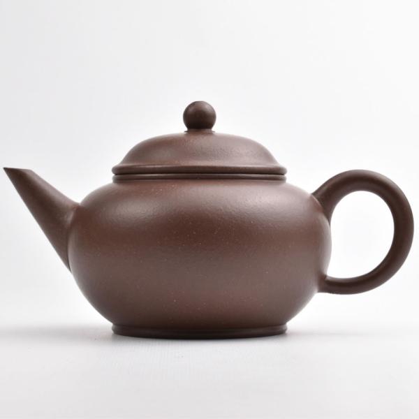 紫砂壺の定番のひとつ、均整の取れた形の水平壺。