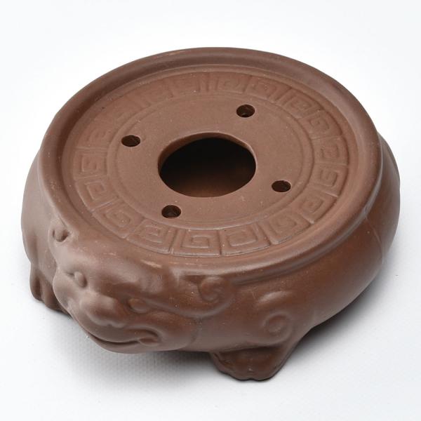 縁起の良い瑞獣・貔貅をモチーフにした茶壺置き。