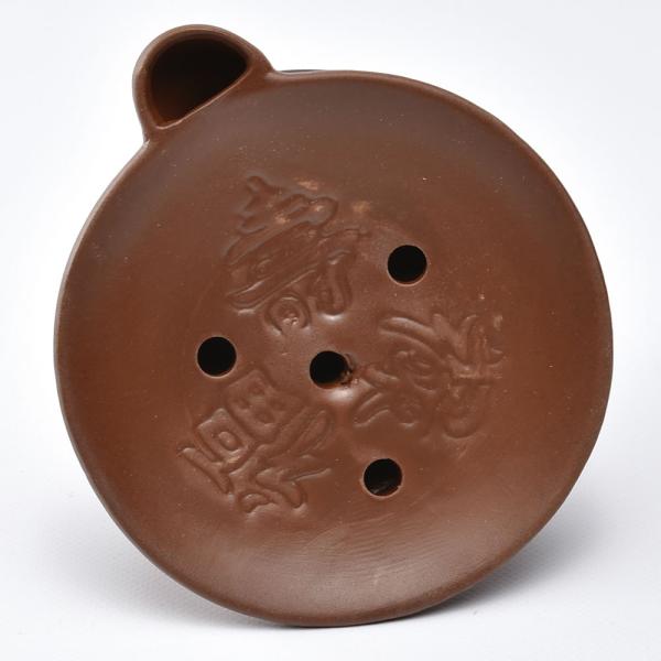 少し水をためることのできる小さな壺承。上面に福禄寿の文字。
