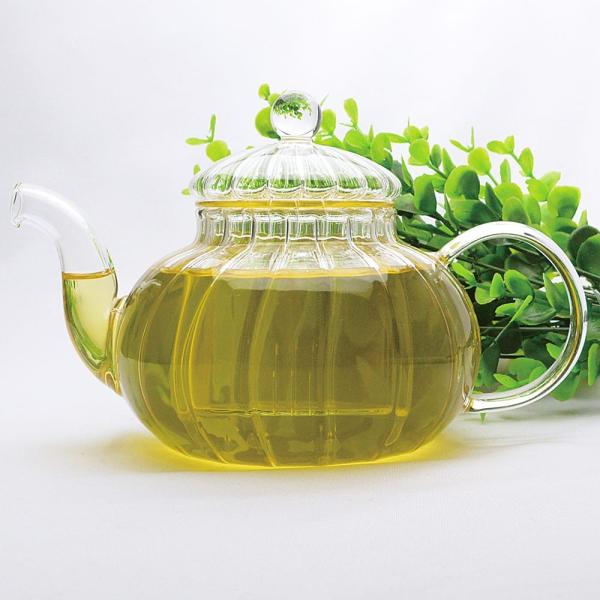 かぼちゃのような縦のラインが印象的な大きめティーポット