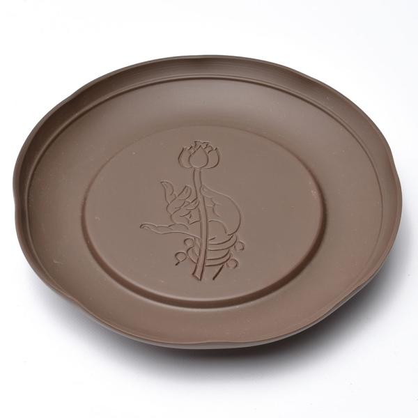 仏の手が蓮の花を持つ清らかな図案の紫砂風の壺承です。