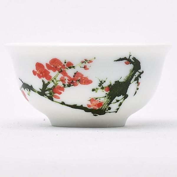 梅の絵柄のスタンダードな形の品茗杯です