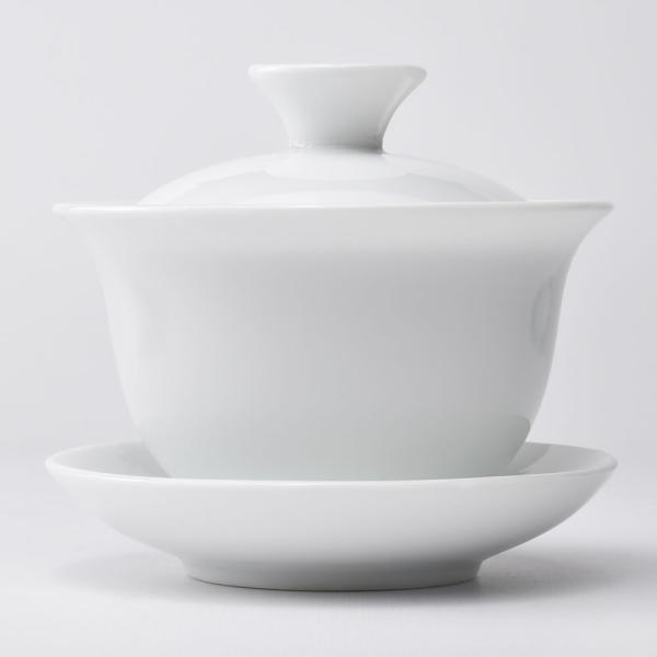 やや丸みを帯びた定番といえるスタイルの蓋碗。