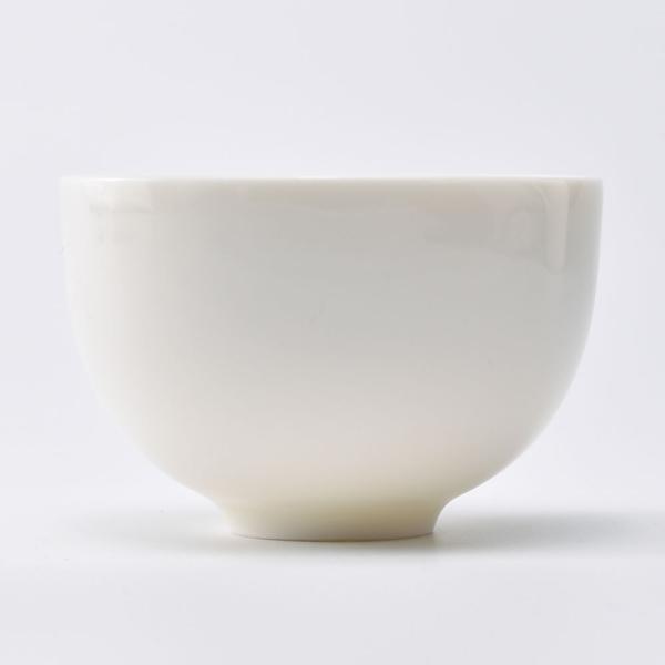 丸っとした形の品茗杯。