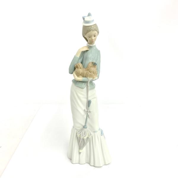 大きめ リヤドロ LLADRO 仔犬を抱く貴婦人 犬 陶器置物 LLADRO リヤドロ フィギュリン 陶器 子犬を抱く貴婦人 置物 インテリア