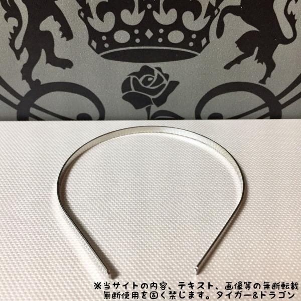 ☆アイシードール、ブライス、メルちゃんカチューシャ1個の販売です。☆色ーシルバー☆素材ー金属☆サイズー約幅３ｍｍ×12mm☆新品ですが商品タグやラベルはありません。☆こちらの商品は日本郵便クリックポスト発送、ポスト投函です。