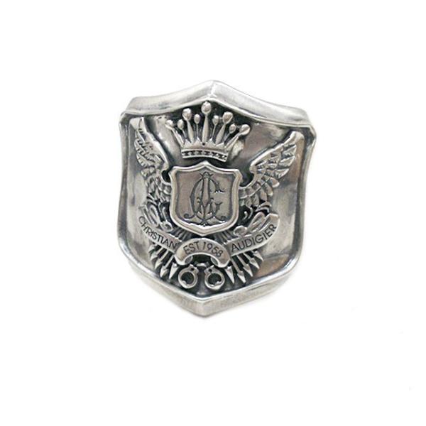 ラッピングはコチラエドハーディーのデザイナーで数々のブランドをトレンドにさせたクリスチャン・オードジェ。ロックテイストばりばりなのに、高級感も持ち合わせる独特のデザインが、多くの芸能人やセレブに支持されています。同じデザインのリングとセット...