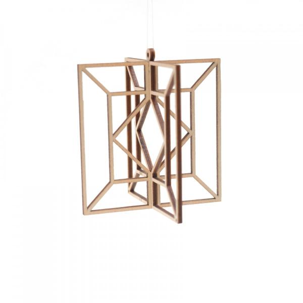 白樺のインテリアオーナメント北欧、バルト三国などに伝わる、わらや白樺で作られる幾何学模様のオーナメント。kitoはリトアニアで作られており、そのリトアニアでは年間を通してオーナメントを飾る文化があります。室内のかすかな空気の流れのある場所や...