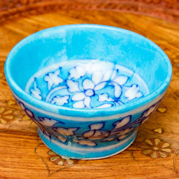 木製箱入り青い文字の陶器の器 木製箱入り青い文字の陶器の器 木製箱入り青い文字の陶器の器