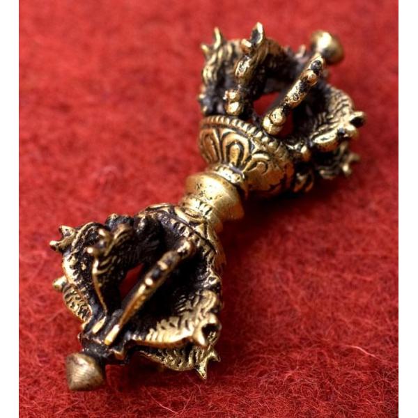 チベット 宗教 ドルジェ ヴァジュラ ドルジェ（ヴァジュラ・金剛杵