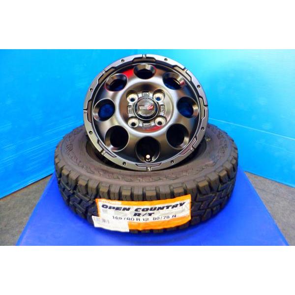 TOYO TIRES（トーヨータイヤ） 【ドレスアップに】2025年製 TOYO