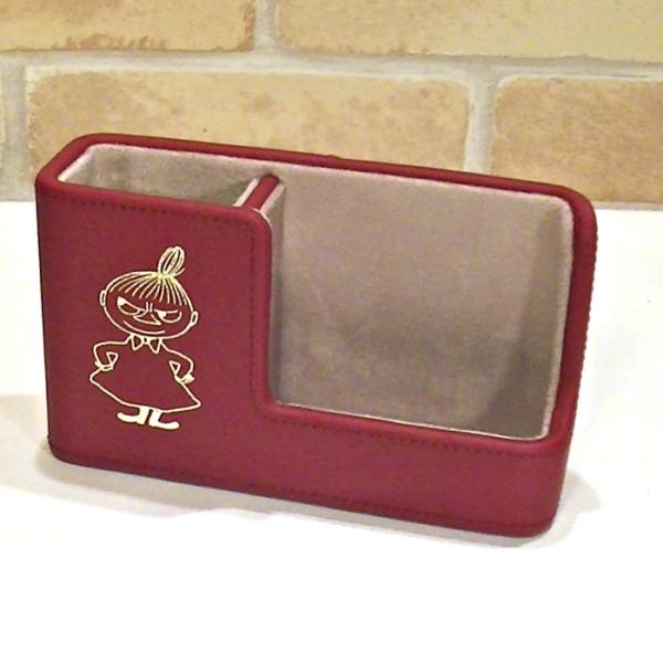 ■リトルミイスマホ＆メガネスタンドどこかに置いたままになりがちな、スマホ・メガネ・ペンといった身の回りの小物達に定位置を。デスクやベッドサイドに1つあると便利なスマホ＆メガネスタンド。どんなインテリアにも馴染みやすい落ち着いたカラーに、キラ...