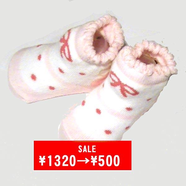 防寒や冷房対策など1 年間通して使えて便利なソックスです。デリケートな赤ちゃんの足に優しくフィットします。ハイハイした時にかかとのラビットが見えて可愛いシューズ風の楽しいソックスです♪♪目安サイズ ／ 月齢：6ヶ月※まだ歩けるようになる前の...