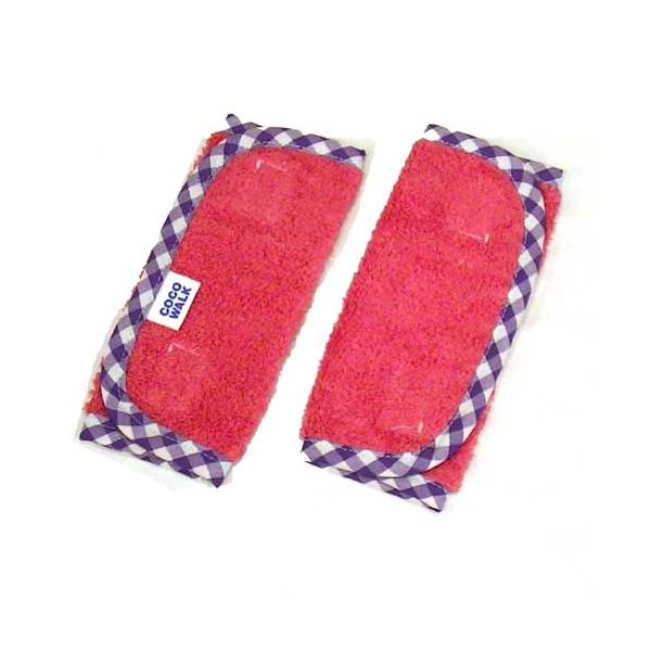 ★スマホの方は「もっと見る」をタップしてくださいチャイルドシートやベビーカーの肩ベルトに取り付けるカバーです。ベルに巻き、マジックテープで止めます。肌にやさしいタオル地を使用し、赤ちゃんの肌をベルトのズレから守ります。■商品サイズ17cmx...