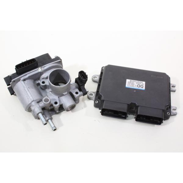 スズキ　純正　スロットルボディーASSY 13400-74P04 車 スズキ 純正 スロットルボディーASSY 13400-74P04
