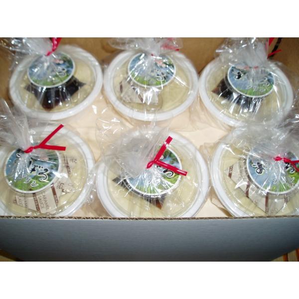 原材料名/ 丸大豆(遺伝子組み換えでない)豆腐用凝固剤黒蜜味6個、カラメル味6個内容量/ 約140g×12個保存方法/ 要冷蔵1℃〜10℃消費期限/ 製造日を入れて5日製造元/ 星長豆腐店発送はクール宅急便でお届けします。星長豆腐店