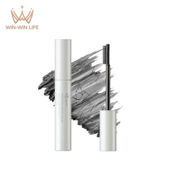 ロングだけじゃない。さばいて広げて、リッチなまつ毛に！【特長】■ふわっと、下がるまつ毛を長時間カールキープ！やわらかな質感のなめらかコート採用。カールをキープできる軽量ベースを採用。■長さだけでなくまつ毛の本数も増えたようなふさふさ自まつ毛...