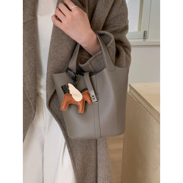 ショルダーバッグ  レディース  肩掛け 手提げバッグ 2way  軽い おしゃれ 女性  大人 可愛い 通勤 かばん 30代 40代 50代 60代