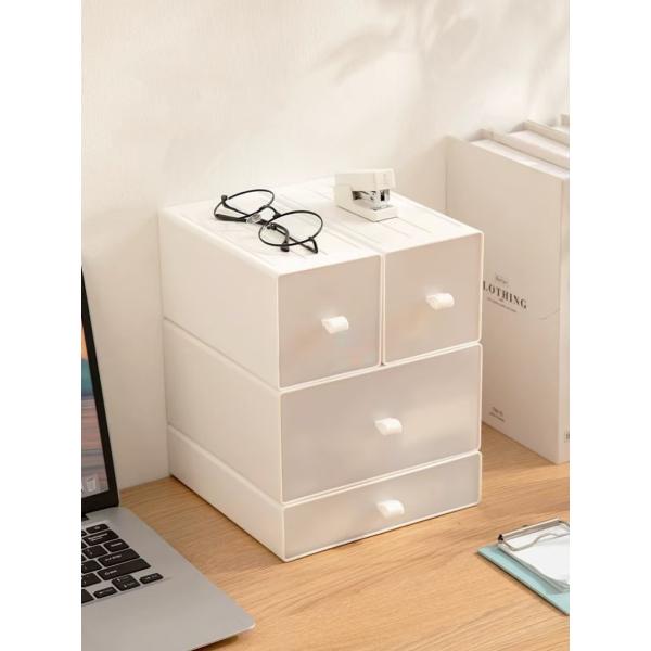 【ポイント】デスクに合わせてお好みのケースで収納デスクの上で場所を取らない卓上収納ケースです。デスク周りの小物等の整理・収納に最適です。積み重ね可能な分別型収納ケースで賢く整理・整頓できていると心が落ち着き、仕事の効率がアップします。【素材...