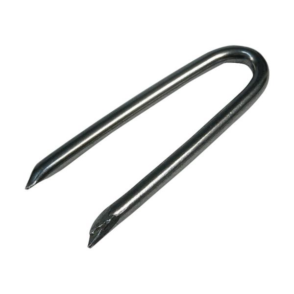 ●有刺鉄線、金網、メタルラス、ワイヤラスの取り付けに最適です。●購入しやすい少量パックです。●金網、有刺鉄線、ラス網などの固定に。＜仕様＞●HP　又釘　2.7×38●寸法(mm)d：2.7●全長(mm)：38●表面処理：生地●番手(#)：1...