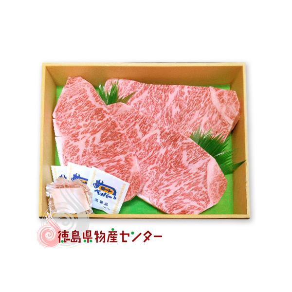 阿波牛(あわぎゅう)は、徳島県内で飼育された血統明確な黒毛和種の和牛であること、格付けによる歩留り等級がAまたはBで、かつ肉質等級4以上の上質な黒毛和牛のみに与えられた名称です。阿波牛は、口の中でとろける柔らかい肉質と豊かな風味が特徴です。...