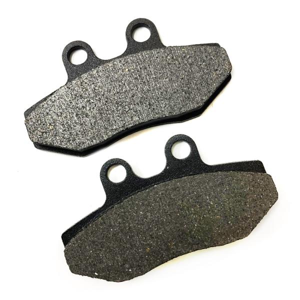 商品仕様：■新品　未使用、左右2枚セット（1キャリパー分）出品となります。※車種により１キャリパー４枚必要の場合があり、左右形状異なるので、ご確認の上ご購入してください。■ブレーキパッドのサイズは（全長X幅X厚み）77 x 42 x 7.4...