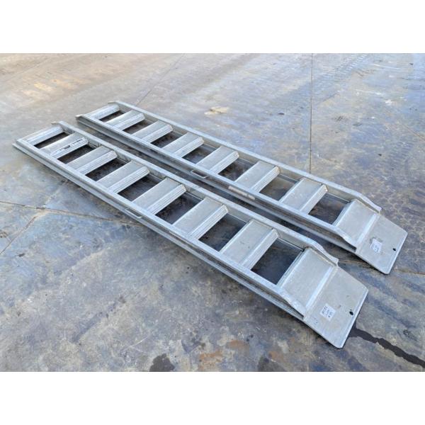 中古品 アルミ ラダー ブリッジ2つまとめて。10000円 約180×35cm