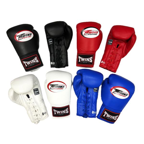 最新仕様　Twins　ボクシンググローブ　8oz　本革製　ヒモ式　ツインズ人気のTWINSグローブです。試合用、トレーニングに向いています。オンス表示が表側から裏側へ、タイ製刻印が変更となっていますグローブ：最高級本革仕様：ヒモ式サイズ：フ...